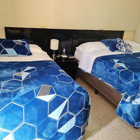 Hotel Kasa Kamelot Las Rosas Кетцалтенанго Екстериор снимка