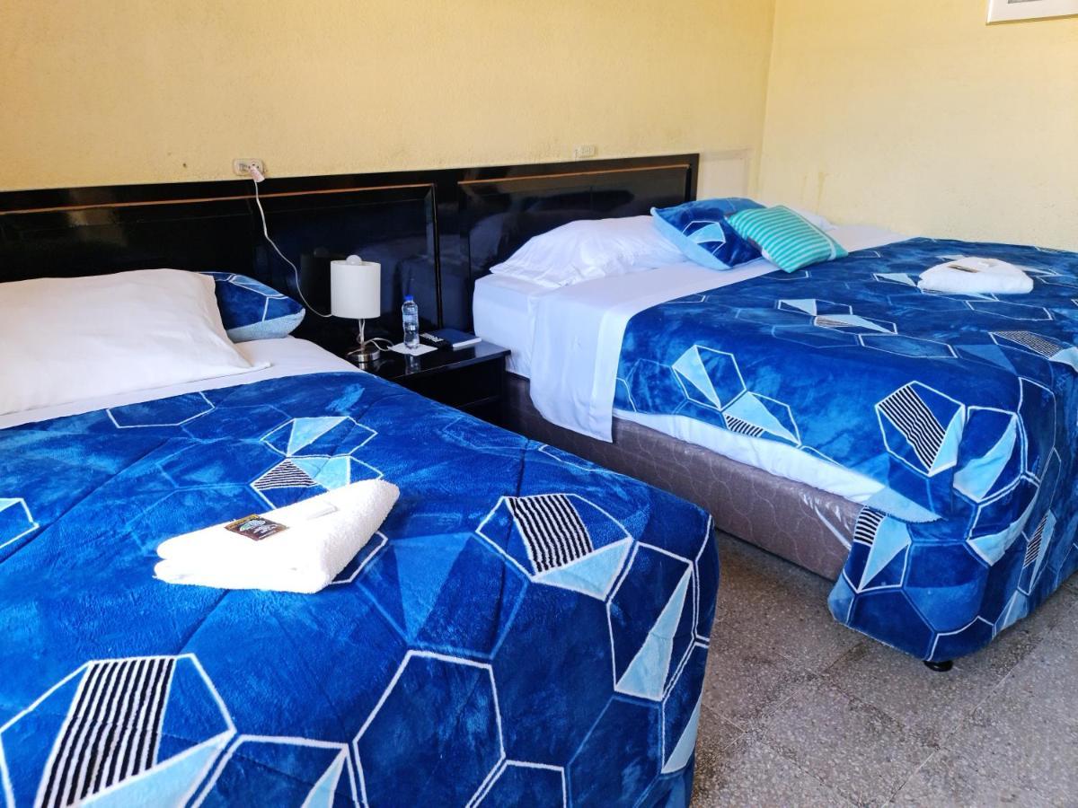 Hotel Kasa Kamelot Las Rosas Кетцалтенанго Екстериор снимка